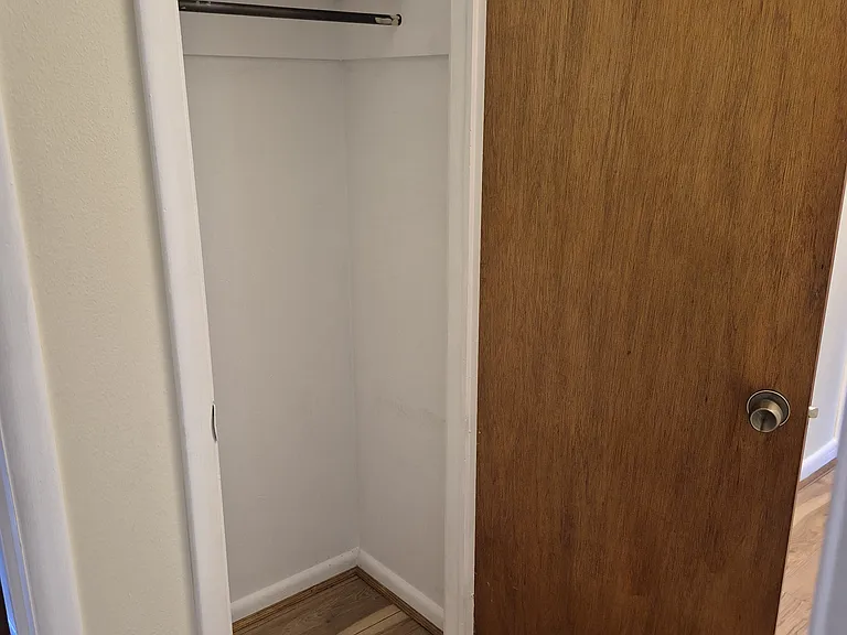 911 Cedar St — Photo 12