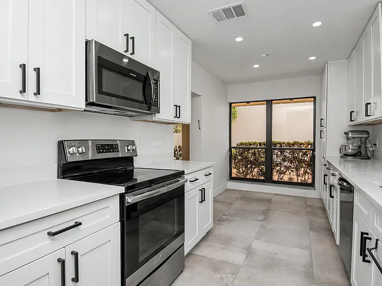 21440 Campo Allegro Dr — Photo 17