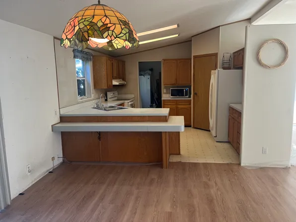 (undisclosed Address), Klamath, CA 95548