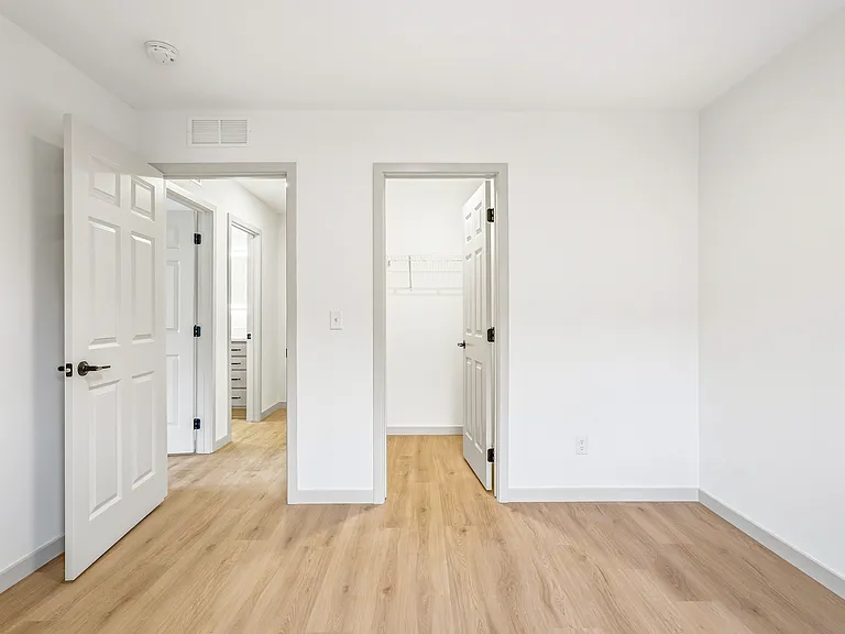 816 6th St SE #1 — Photo 15