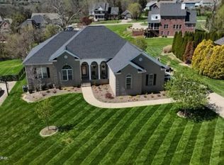 2704 Spring Pond Ct, La Grange, KY 40031