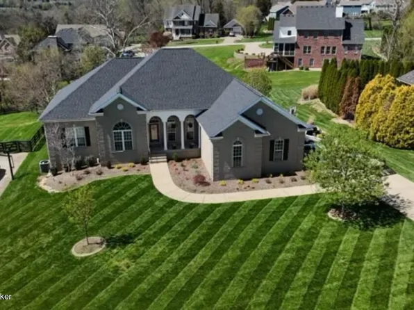 2704 Spring Pond Ct, La Grange, KY 40031