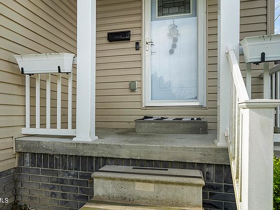 4th image of 1001 Minton Pl