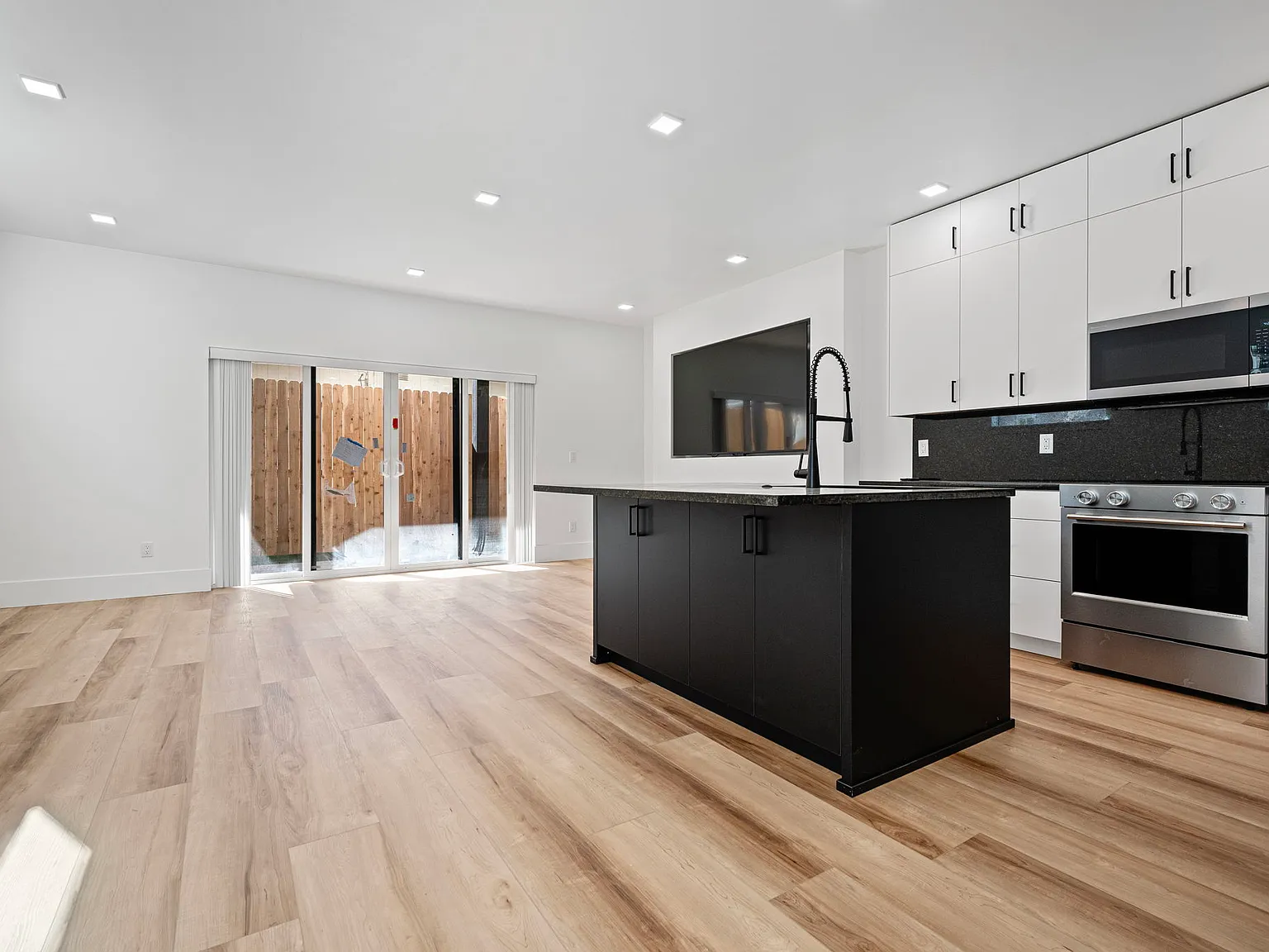1592 Walnut Alley - 1 — Photo 4
