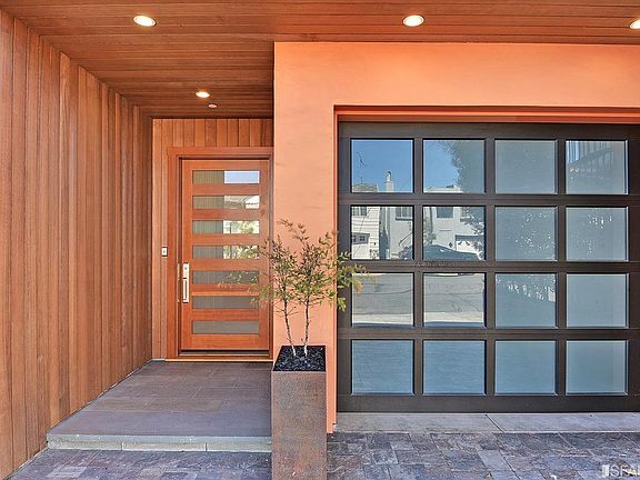 4th image of 2077 Bancroft Ave
