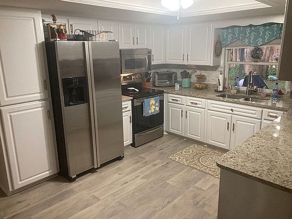 2nd image of 1113 Sherbourne Way