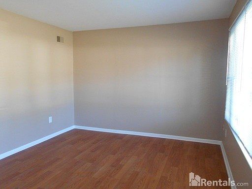 5th image of 3212 Raymond Dr
