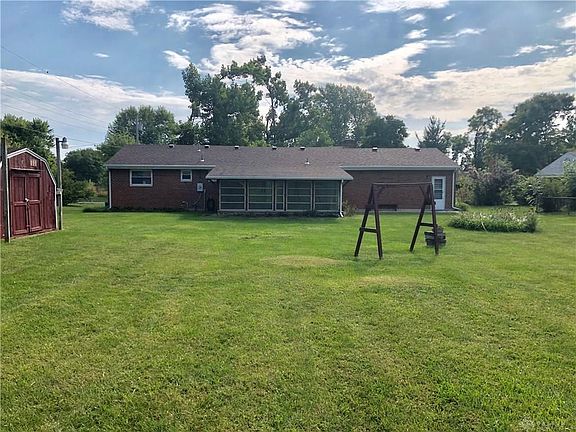 4th image of 2097 Fairknoll Dr