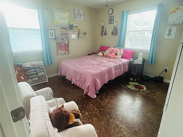 319 Jones St — Photo 12
