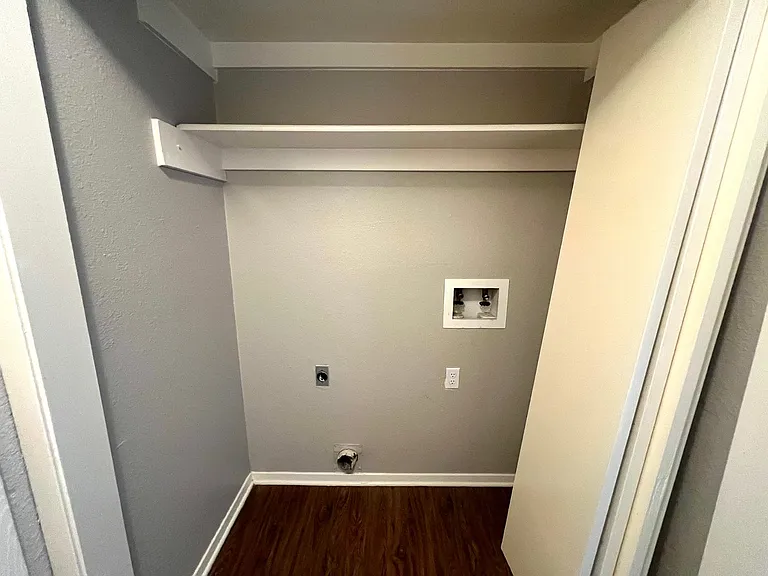 2018 W Rundberg Ln #8B — Photo 13