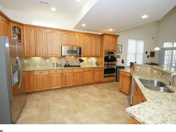 5th image of 45 Andover Dr