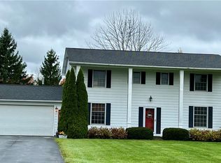 446 Town Line Rd, Lancaster, NY 14086