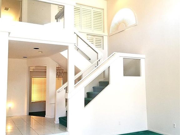 2nd image of 9534 Summer Cypress St