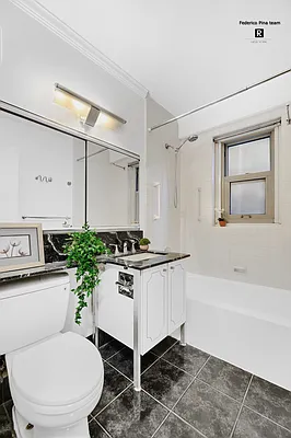 Rented by R New York | media 19