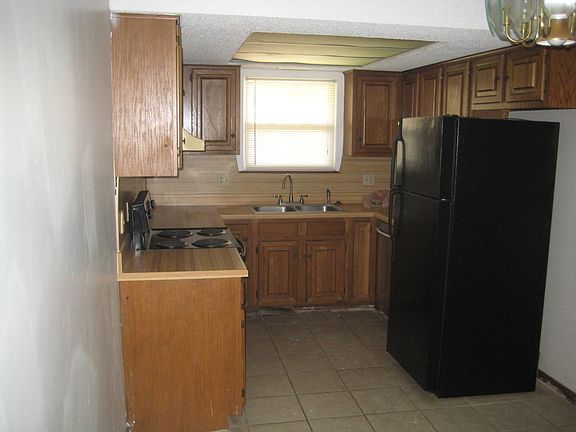 2nd image of 3614 Wynn Cir #3614