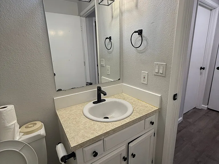 2436 La Jolla Dr NW — Photo 14