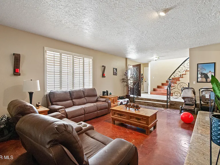 8614 Holmsley Trl — Photo 12