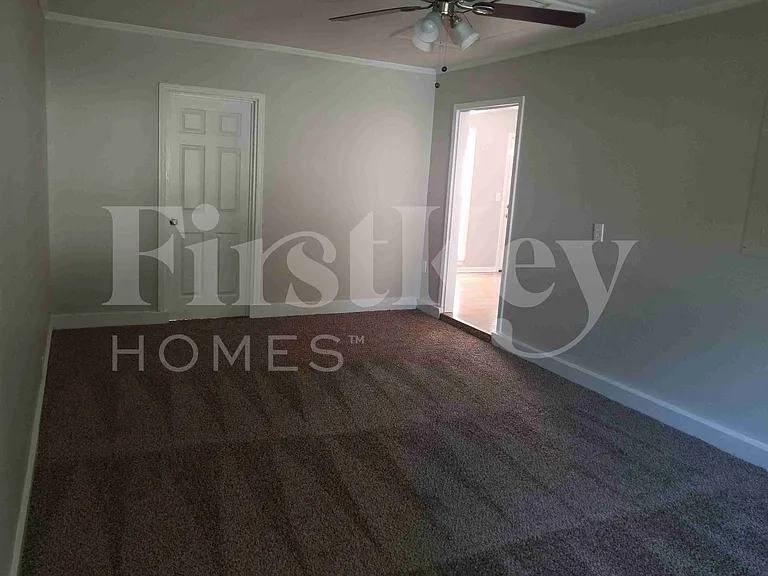 430 Citadel St — Photo 10
