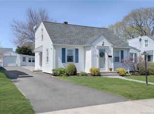 316 Housatonic Dr, Milford, CT 06460