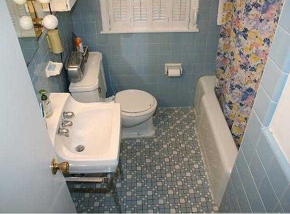 3rd image of 4013 Kipling Ave