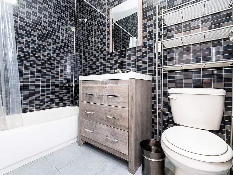 252 Irving Ave #3L — Photo 8