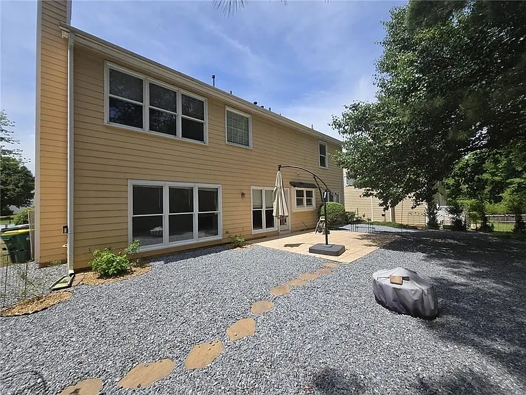 10845 Glenbarr Dr — Photo 16