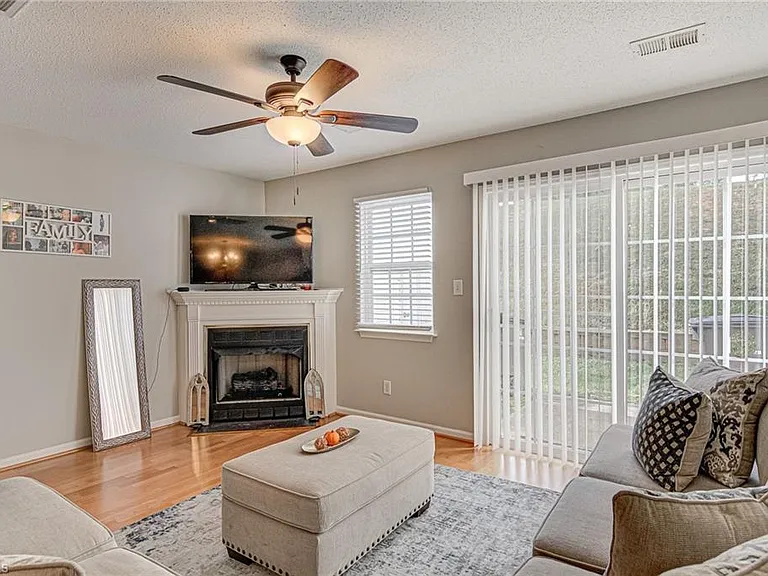 3030 Kensington Pl — Photo 10