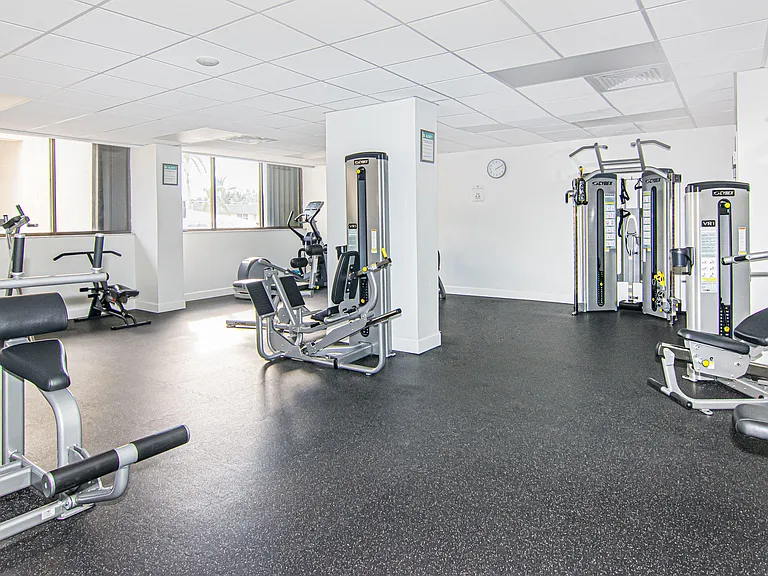 5600 N Flagler Dr #1404 — Photo 34