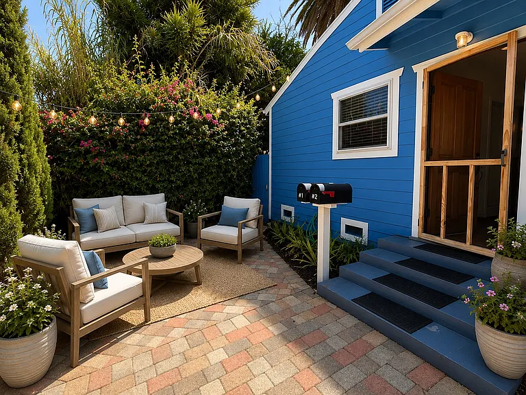 926 California Ave — Photo 1