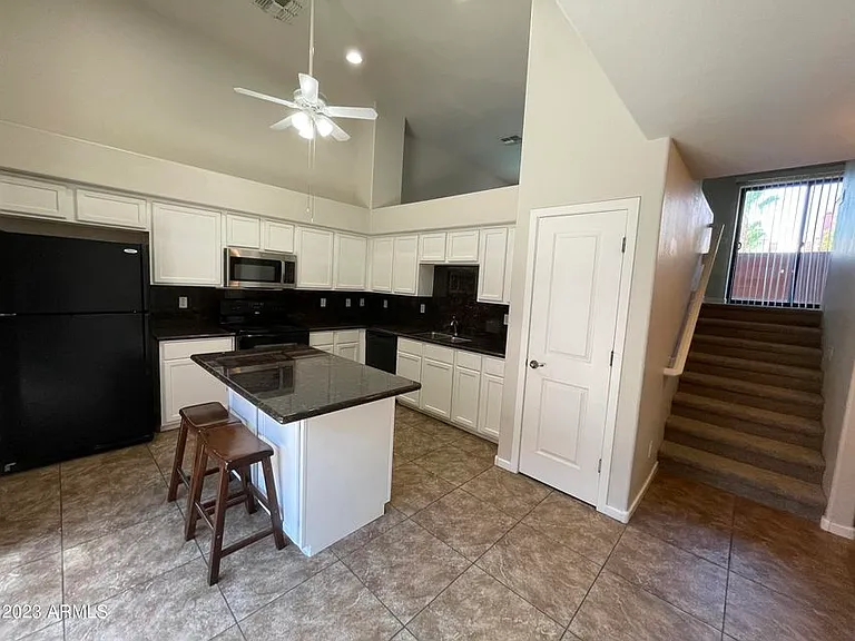 330 S Farmer Ave #114 — Photo 4