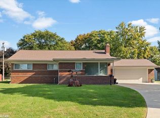 11211 Alice Ct, Sterling Heights, MI