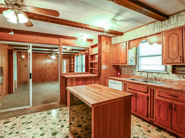 Kitchen/Lving Room