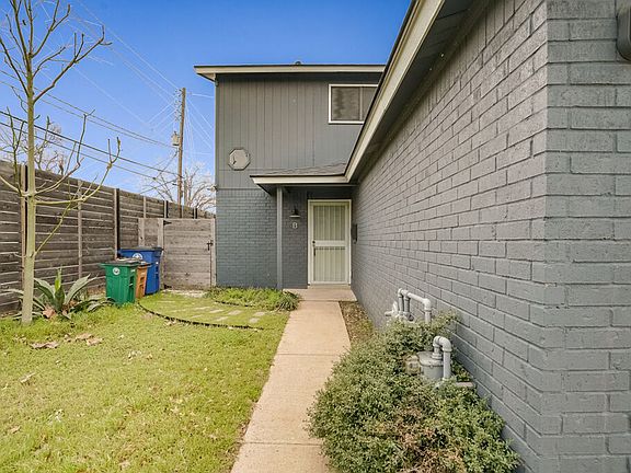 3rd image of 2119 Gaston Place Dr #B