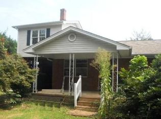 1050 S 3rd St, Mebane, NC 27302