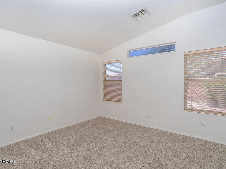 6762 W Del Mar Ln — Photo 15