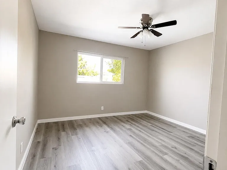 2433 S Evergreen Rd — Photo 12