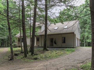 93 Bedford Rd, New Boston, NH 03070