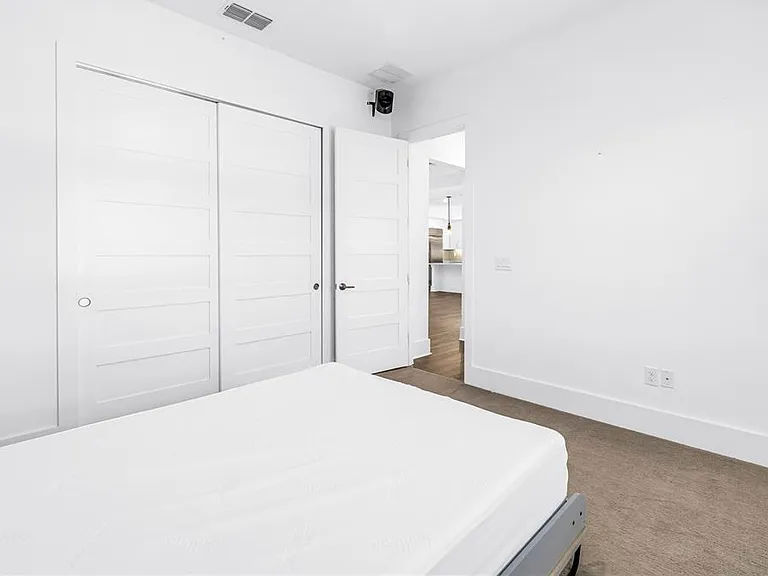 513 17th Ave E — Photo 31