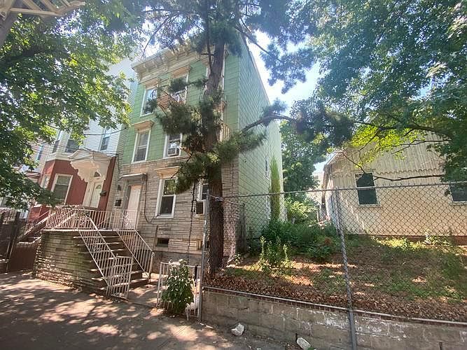 2nd image of 3912 61st St