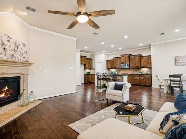 8303 Lake Valley Ct, Rowlett, TX 75089