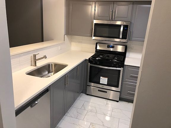 2nd image of 1803 Grove Ave