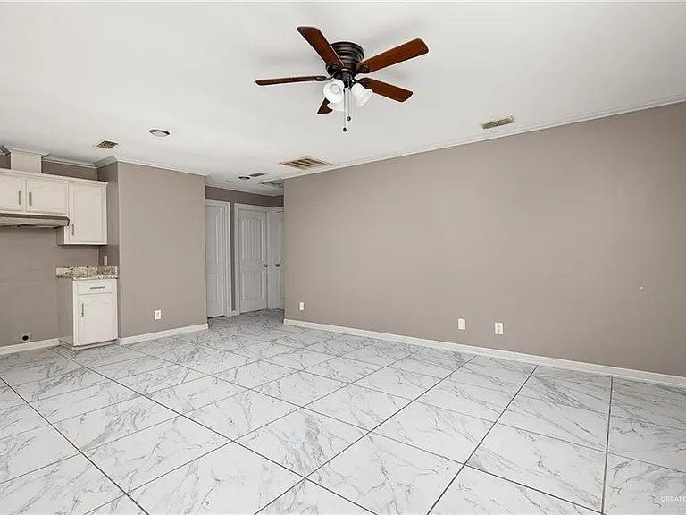 3900 Gabriella Dr — Photo 6