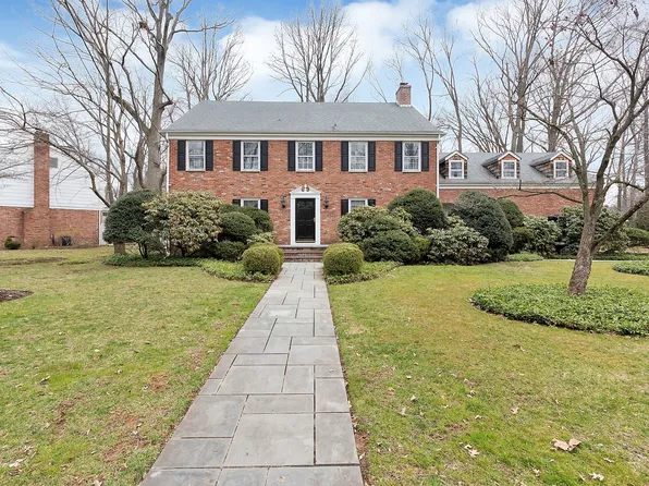 634 Riverside Dr, Cranford, NJ 07016