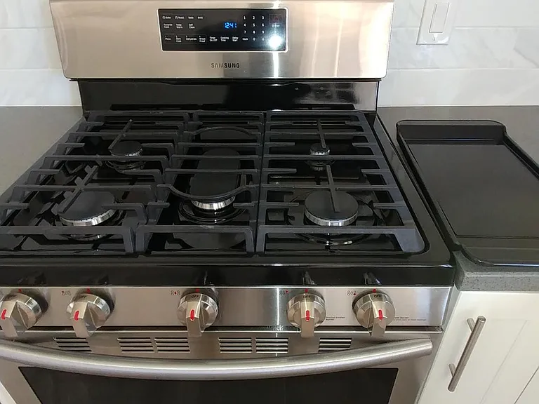 5-burner gas stove
