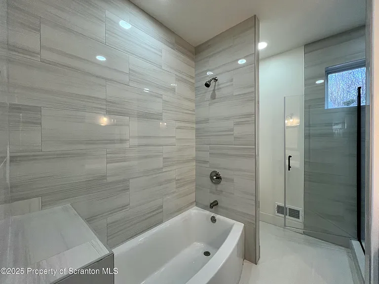 105 Parkdale Dr — Photo 8