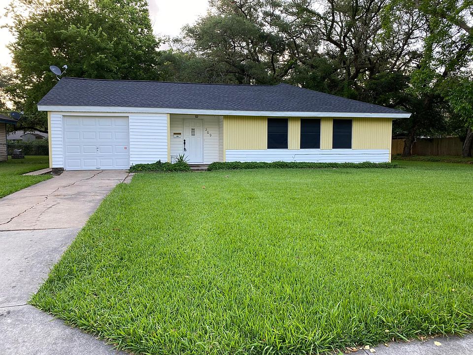 1st image of 209 Cypress St