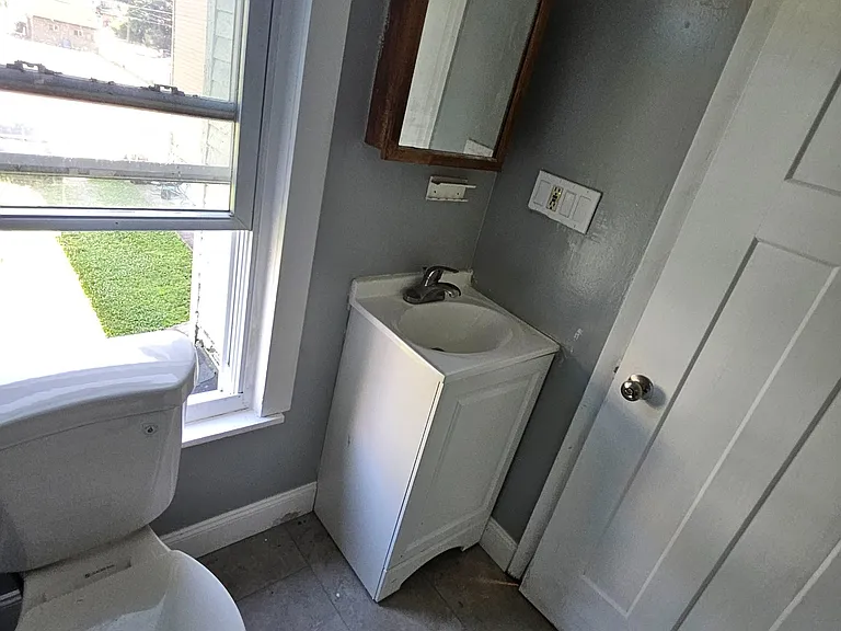 18 Barcelow St — Photo 28