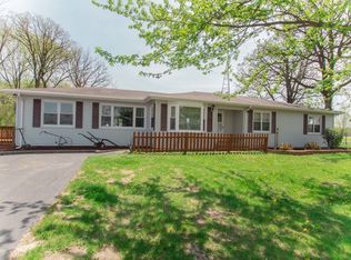 49W655 Hinckley Rd, Big Rock, IL 60511