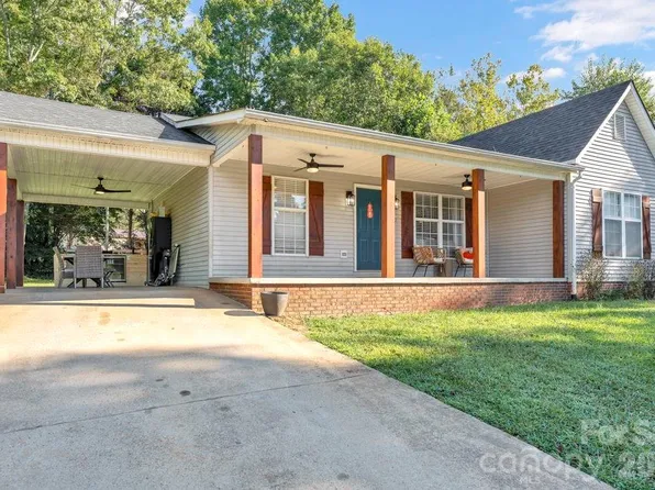3889 Colt Ct, Lenoir, NC 28645