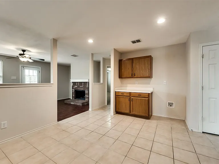 716 Rainsville Dr — Photo 8